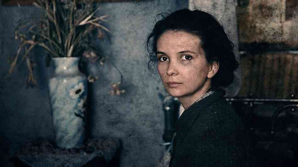 Teenage civilian Katya (Mariya Smolnikova) shares a ruined apartment with a gang of Soviet soldiers during the battle of Stalingrad in Fedor Bondarchuk's Stalingrad. Teenage civilian Katya (Mariya Smolnikova) shares a ruined apartment with a gang of Soviet soldiers during the battle of Stalingrad in Fedor Bondarchuk's Stalingrad.