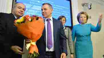 Russian Lawmakers Welcome Separatist Steps By Crimea Russian Lawmakers Welcome Separatist Steps By Crimea