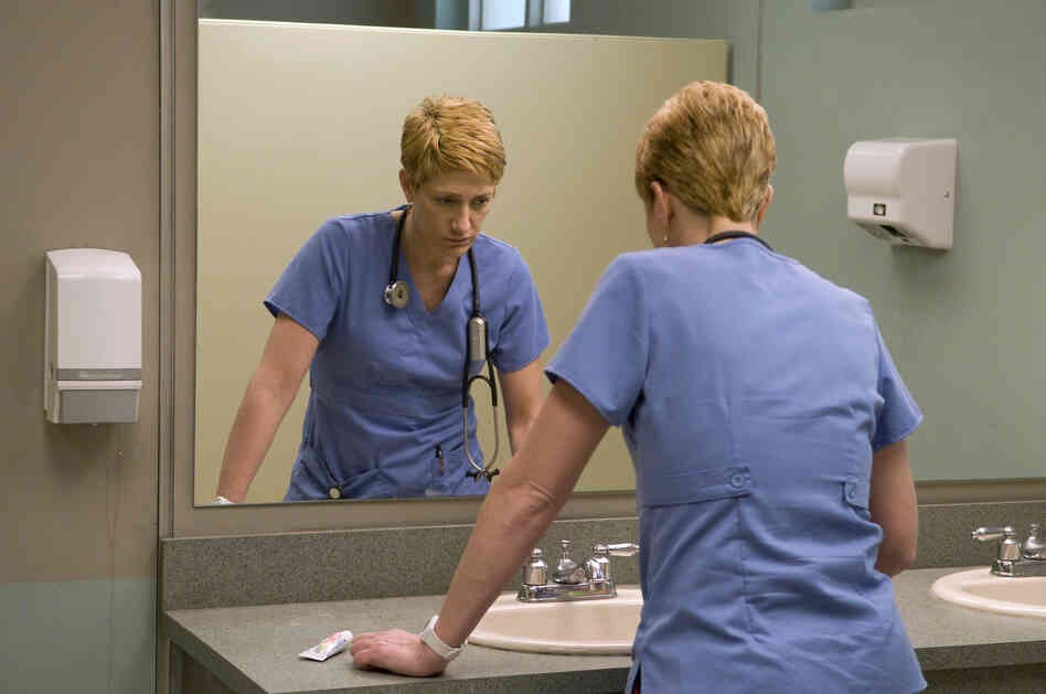 Edie Falco plays ER nurse Jackie Peyton, who is competent at her high-stress job but struggles with addiction. The sixth season of Nurse Jackie starts Sunday on Showtime. Edie Falco plays ER nurse Jackie Peyton, who is competent at her high-stress job but struggles with addiction. The sixth season of Nurse Jackie starts Sunday on Showtime.