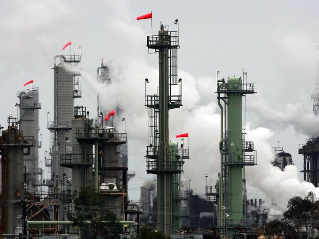 Chevron's El Segundo Refinery is just one of many in the Los Angeles area that must stock up on workers during fast turnaround projects. (Image credit: Getty Images)