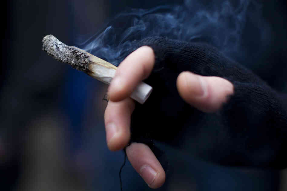 The overwhelming majority of people think there should be age restrictions on the recreational use of marijuana. The overwhelming majority of people think there should be age restrictions on the recreational use of marijuana.