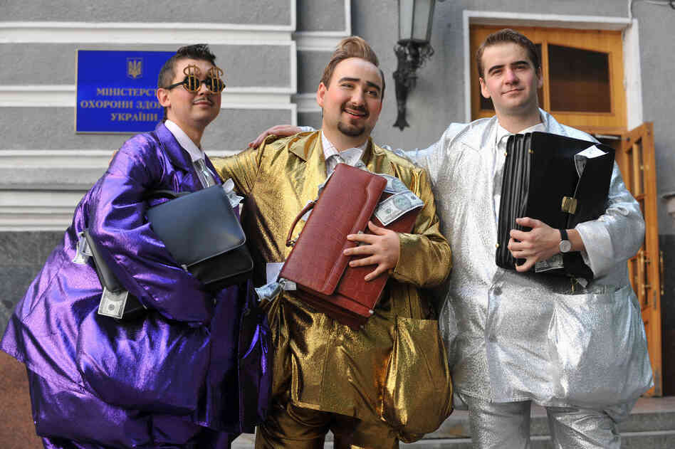 Fashion designer Oleksiy Zalevsky created "uniforms for the corrupt" during a symbolic fashion show in front of Ukraine's Health Protection Ministry in Kiev in 2009. Fashion designer Oleksiy Zalevsky created "uniforms for the corrupt" during a symbolic fashion show in front of Ukraine's Health Protection Ministry in Kiev in 2009.