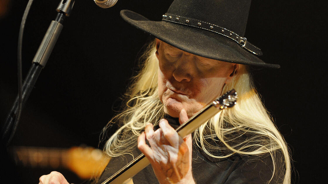 Legendary blues guitarist Johnny Winter, seen here performing in Valencia in 2008, has died at age 70. Legendary blues guitarist Johnny Winter, seen here performing in Valencia in 2008, has died at age 70.