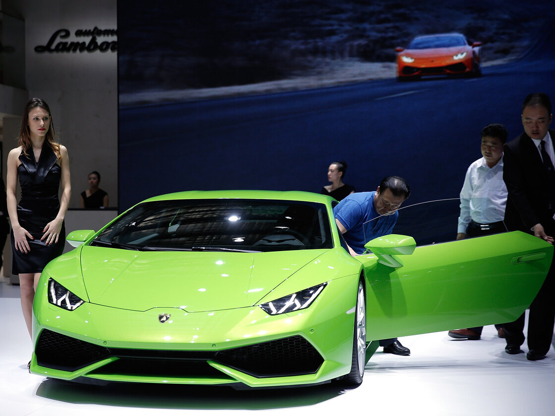 a lamborghini sports car at the 2014 beijing international高清图片