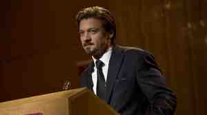 Jeremy Renner plays Pulitzer Prize-winning journalist Gary Webb.