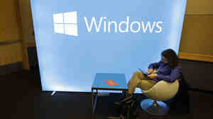 Microsoft says it's patching a Windows security flaw cited in a report on alleged spying by Russian hackers.