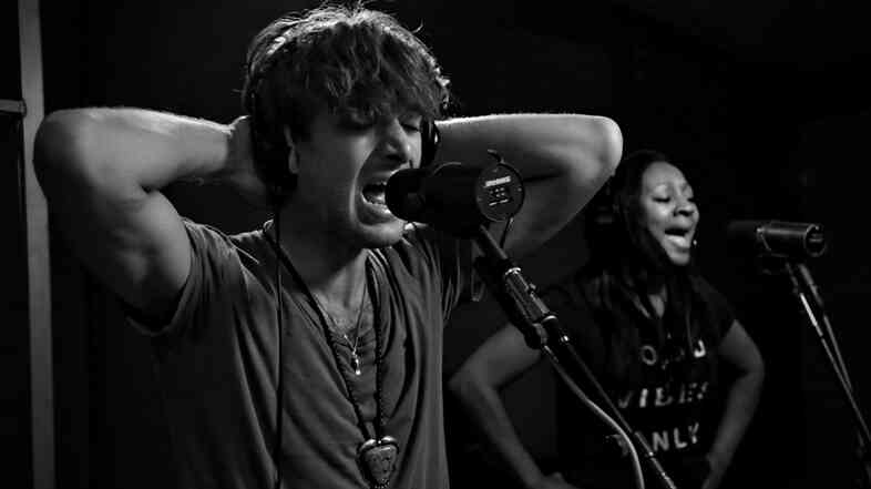 Paolo Nutini performs live on KCRW's Morning Becomes Eclectic.