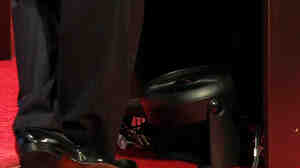 This fan at the base of the lectern for Democratic gubernatorial candidate Charlie Crist Wednesday delayed the gubernatorial debate between Crist and Governor Rick Scott. The Scott campaign believed the fan violated the debate rules.