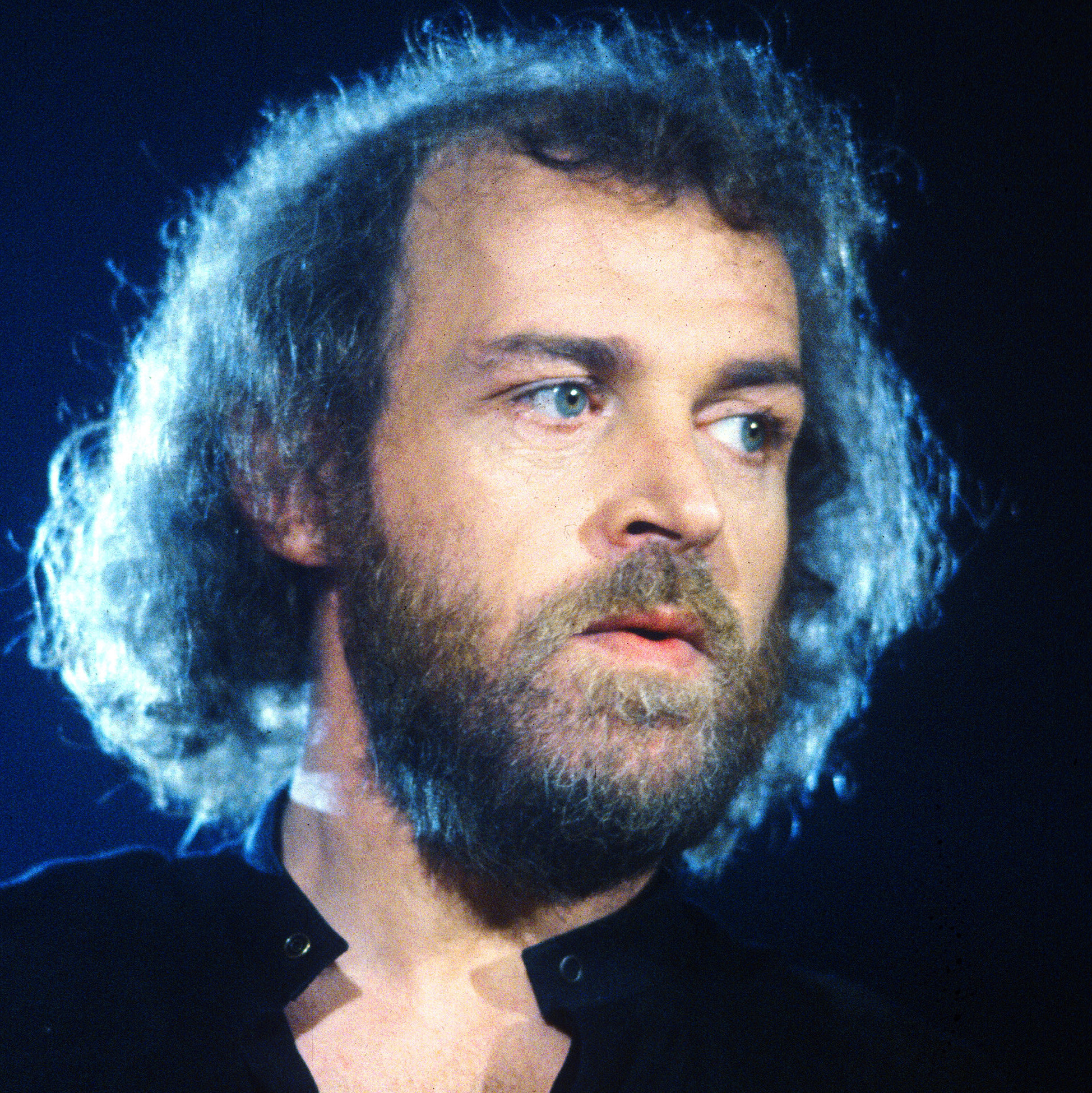 Singer Joe Cocker, famous for his powerful and raspy voice, has died at age 70.