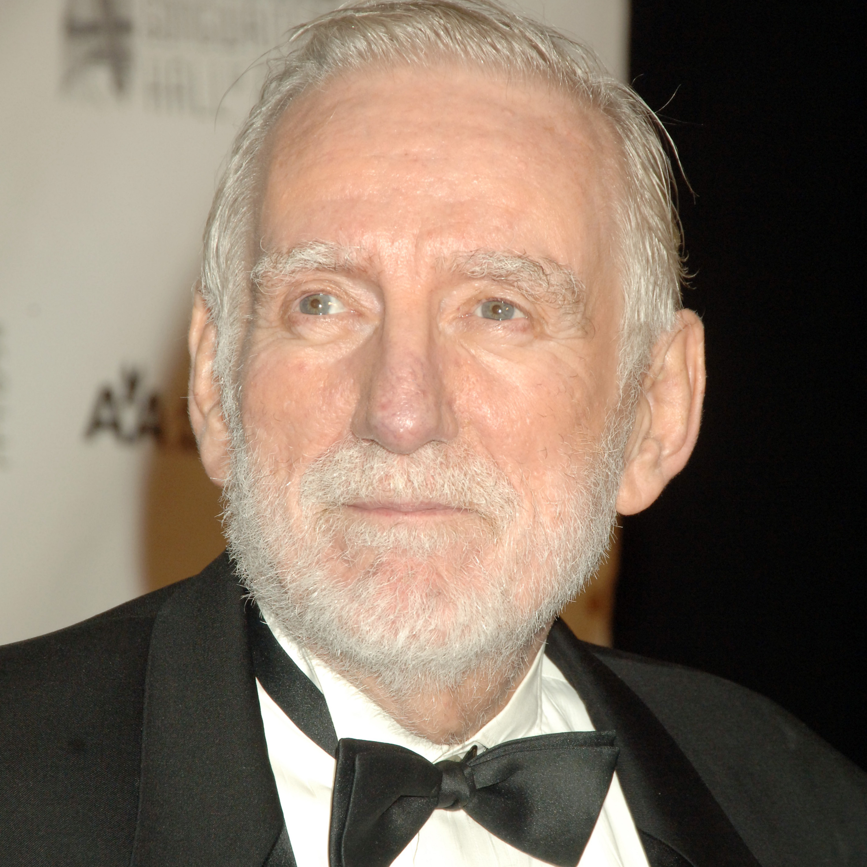 Singer-songwriter Rod McKuen poses for the media before presenting actress-songwriter Dolly Parton the "Johnny Mercer Songwriter Award" at the 2007 Songwriters Hall of Fame ceremonies held in New York in 2007.