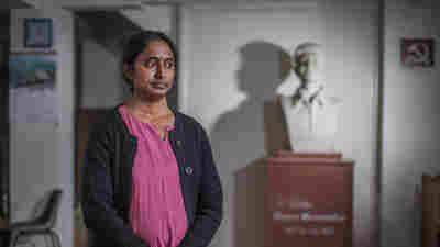 Kavita Krishnan, secretary of the All India Progressive Women's Association, photographed in the offices of the Communist Party of India. The bust in the background depicts Charu Majumdar, a Communist revolutionary from Bengali.