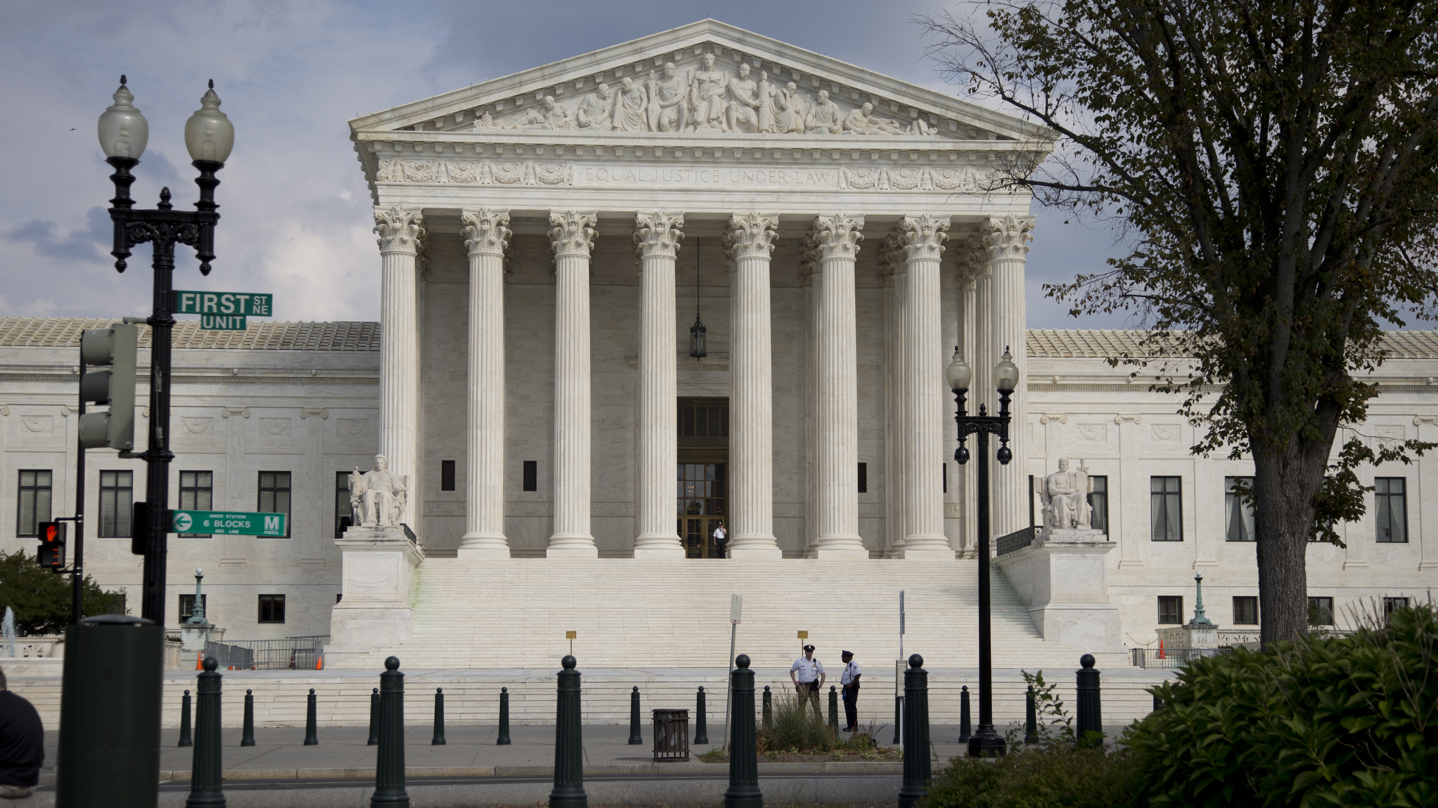 Supreme Court: Police May Not Detain Traffic Violators Longer Than Necessary - NPR