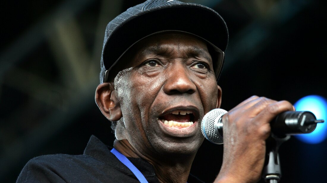 Thomas Mapfumo performs on stage during Live 8, Africa Calling, in 2005.