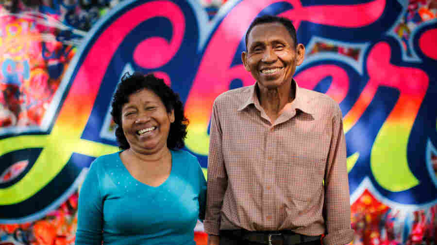 Maria Nieves Nashnato Upari and Jose Manuel Huaymacari Tamani are teaching Kukama to children in hopes of keeping their "maternal language" alive.