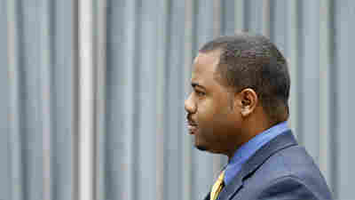 William Porter, one of six Baltimore city police officers charged in connection to the death of Freddie Gray, is seen in this Nov. 30 photo, walking to a courthouse for jury selection in his trial.