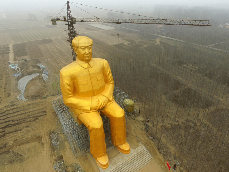 The huge statue of Chairman Mao Zedong in central China's Henan province before it was demolished. (AFP/Getty Images)