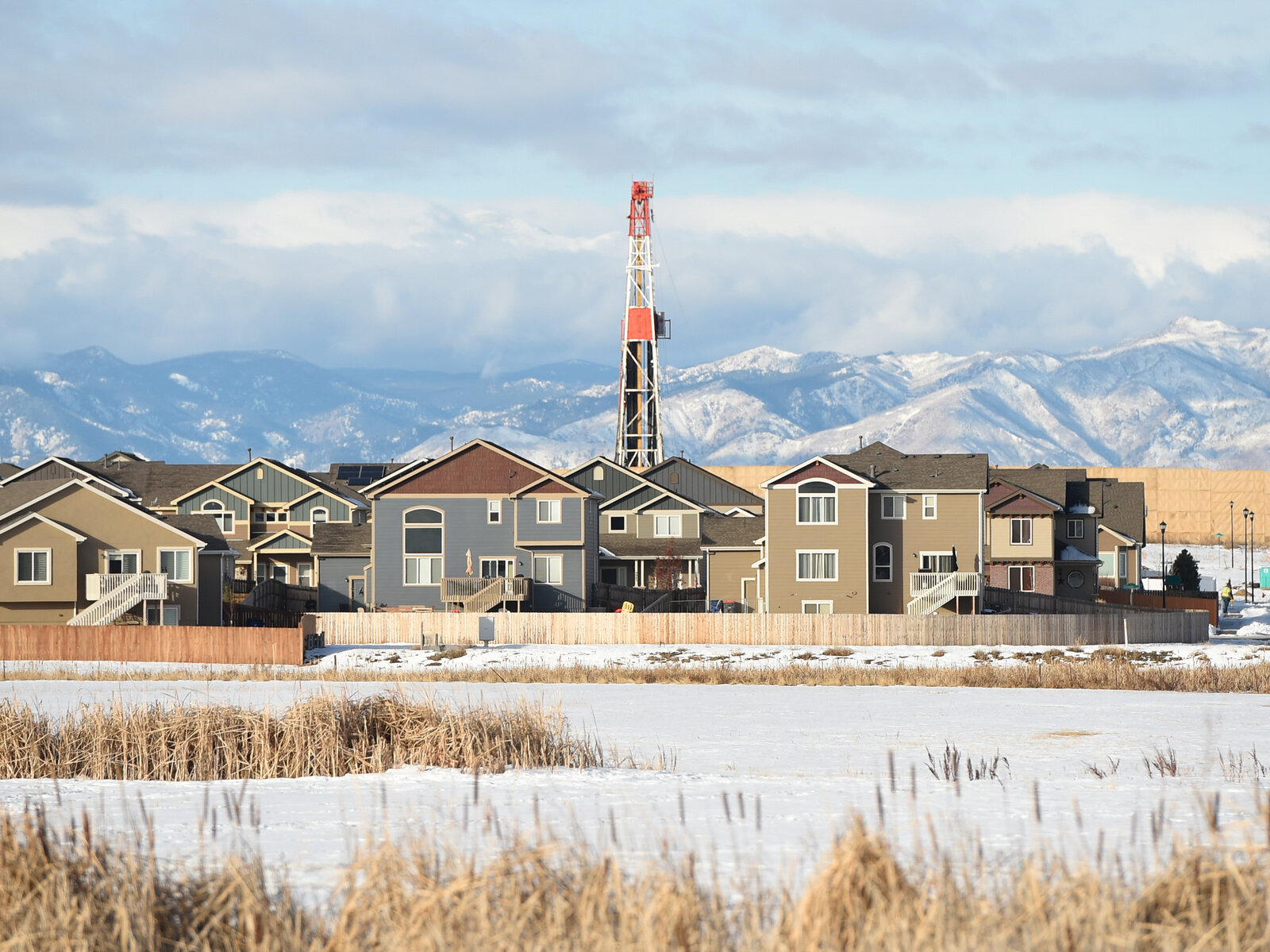 Neighborhoods Worry About Living Amid Oil And Gas Development thumbnail