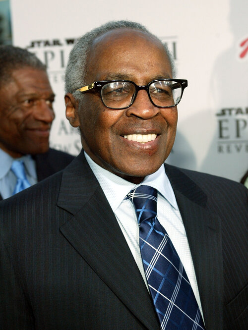 Groundbreaking Emmy Winner Robert Guillaume Dies (npr.org)
