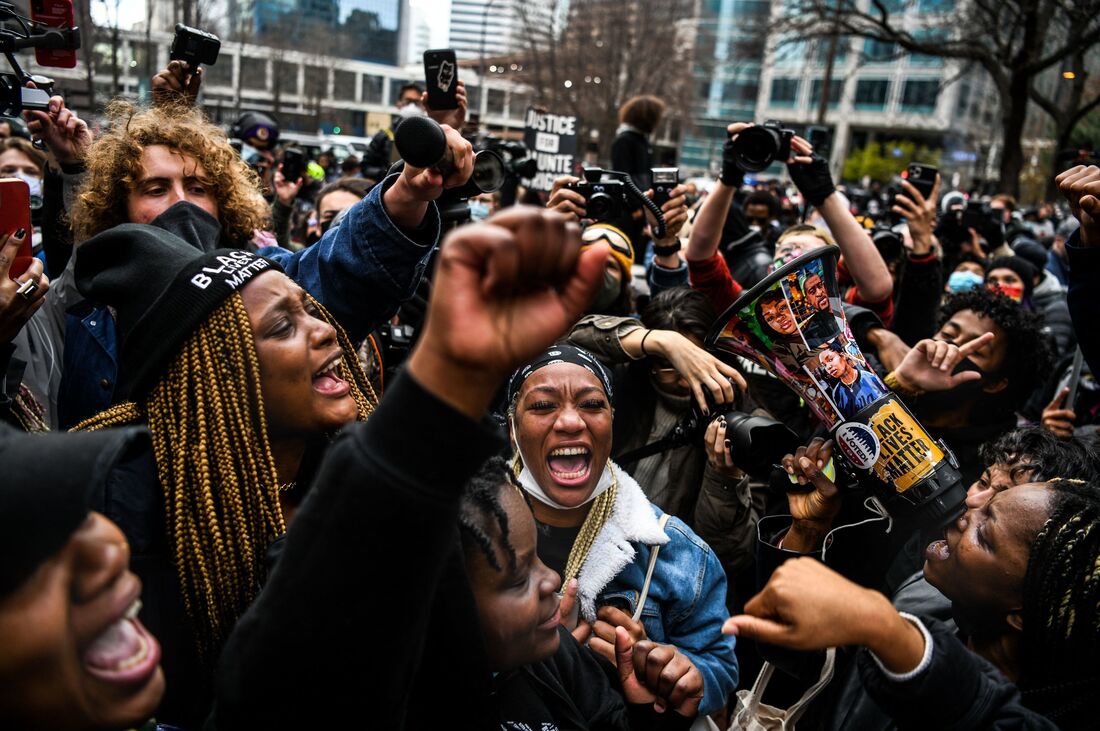 Crowds Erupt In Cheers In Minneapolis After Guilty Verdict 3 Crowds Erupt In Cheers In Minneapolis After Guilty Verdict