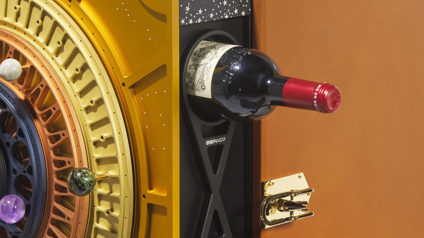 A Fancy Bottle Of Wine That Went To Space Can Be Yours For Perhaps A Million Dollars 1 A Fancy Bottle Of Wine That Went To Space Can Be Yours For Perhaps A Million Dollars