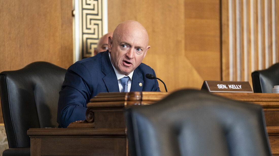 Georgia And Arizona Senators Show Progressive-Centrist Split In Democratic Party 4 Georgia And Arizona Senators Show Progressive-Centrist Split In Democratic Party