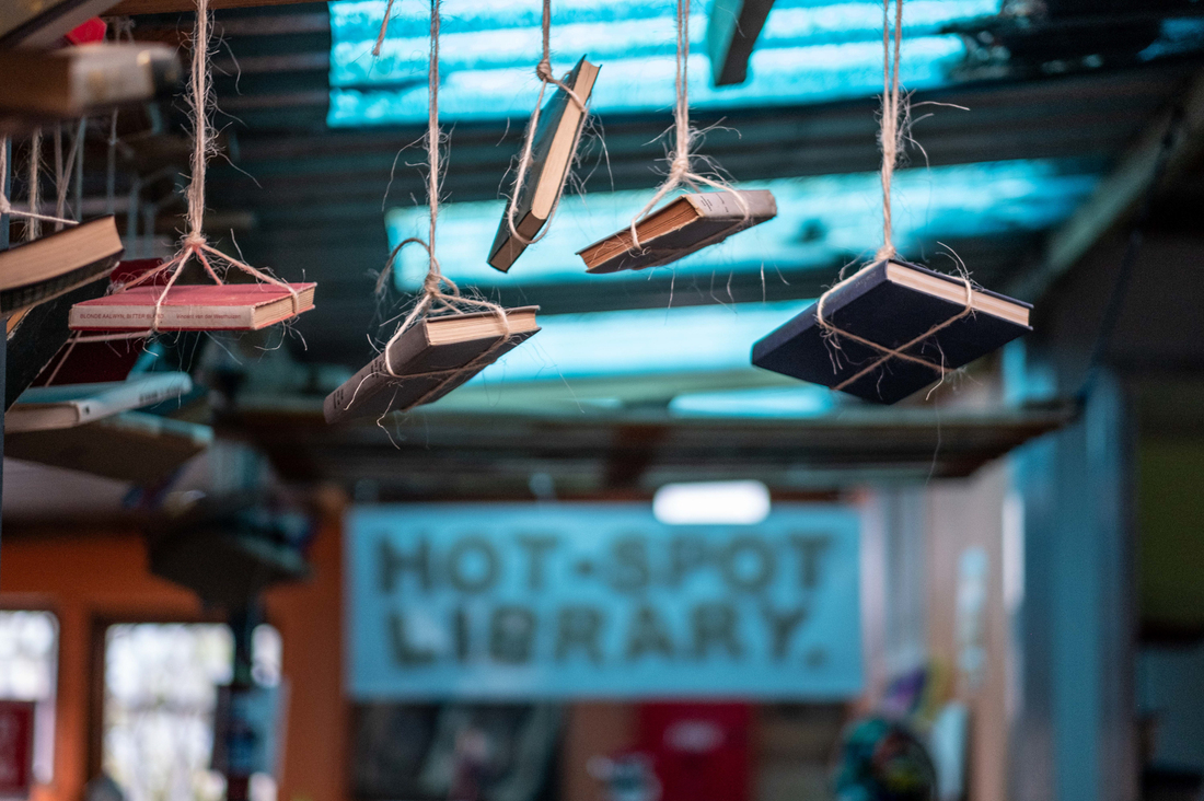 PHOTOS: Improvised Library Brings Joy Of Books To Kids Living In Gang Territory 6 PHOTOS: Improvised Library Brings Joy Of Books To Kids Living In Gang Territory