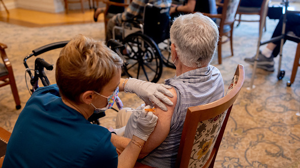 Pfizer Analysis Makes Case For COVID Vaccine Booster 1 Pfizer Analysis Makes Case For COVID Vaccine Booster