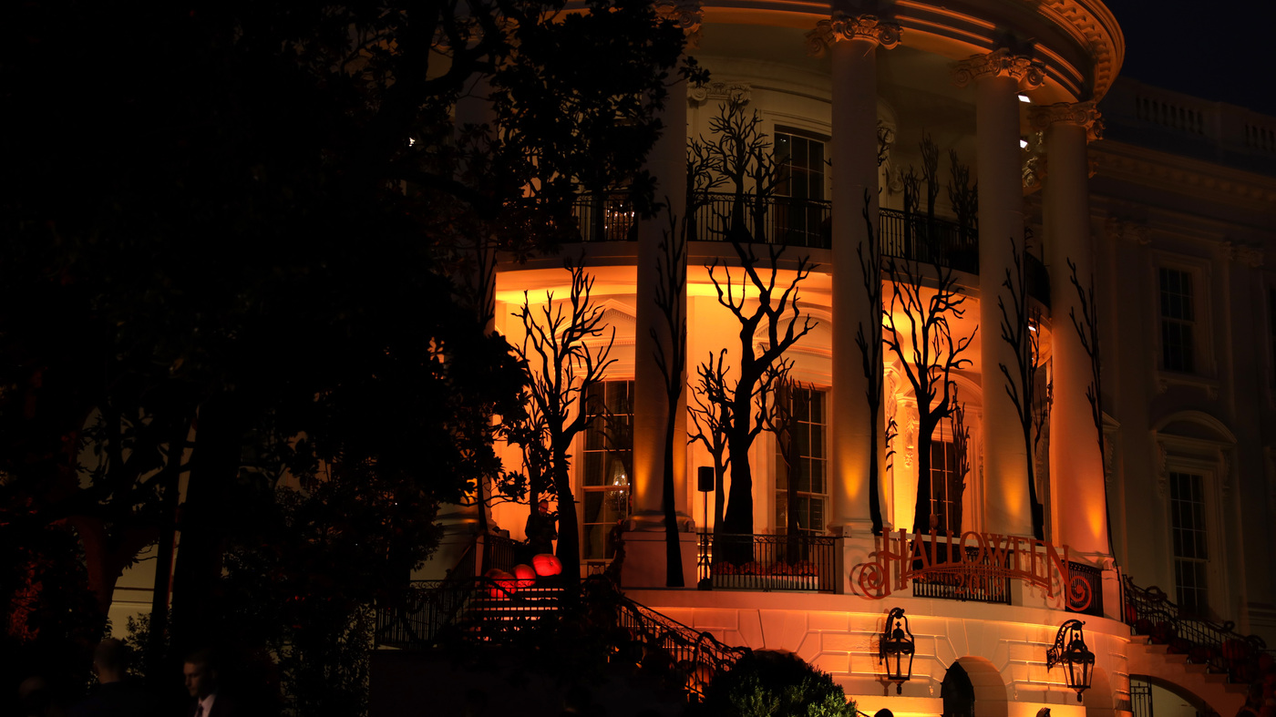 Don't stop by the White House to trick-or-treat this Halloween 1 Don't stop by the White House to trick-or-treat this Halloween