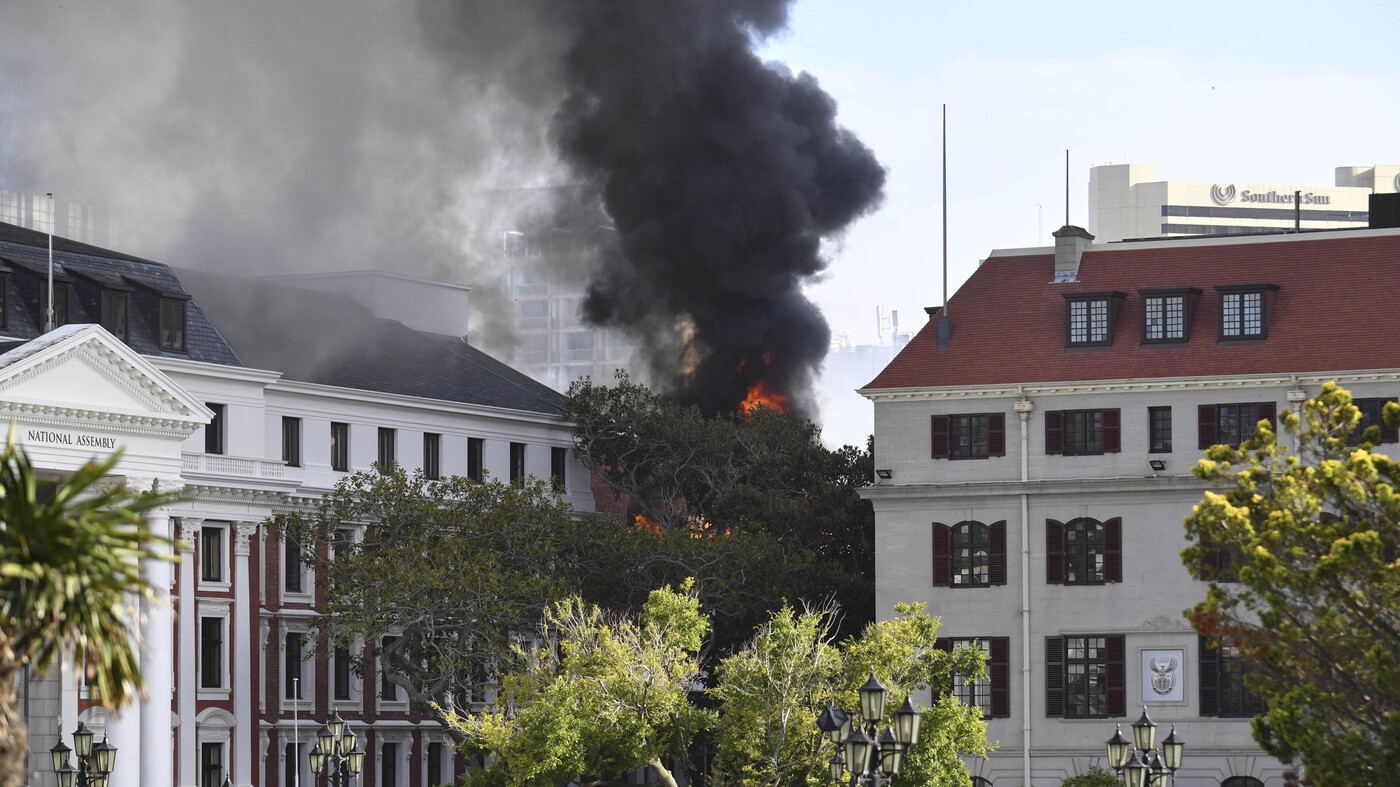 A major fire ravaged South Africa's Parliament building in Cape Town 1 A major fire ravaged South Africa's Parliament building in Cape Town