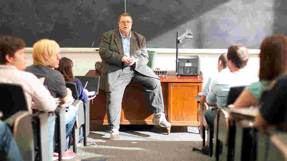 Creighton Bernette (John Goodman)