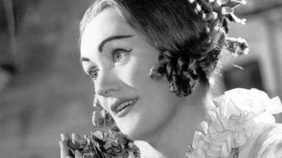 Soprano Joan Sutherland, photographed in 1960.