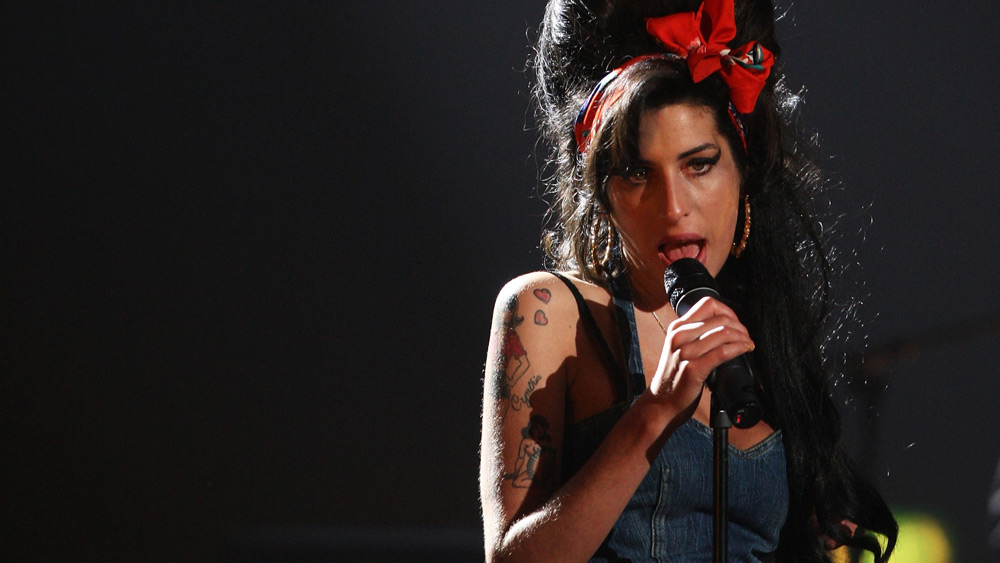 Amy Winehouse; Sean Gallup / Getty Images Entertainment 