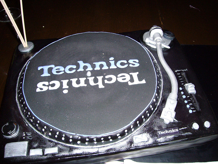 Technics 1200 cake; credit: Scott Schiller / flickr.com