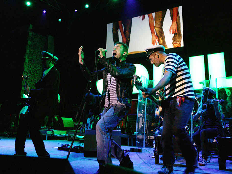 Gorillaz Close
