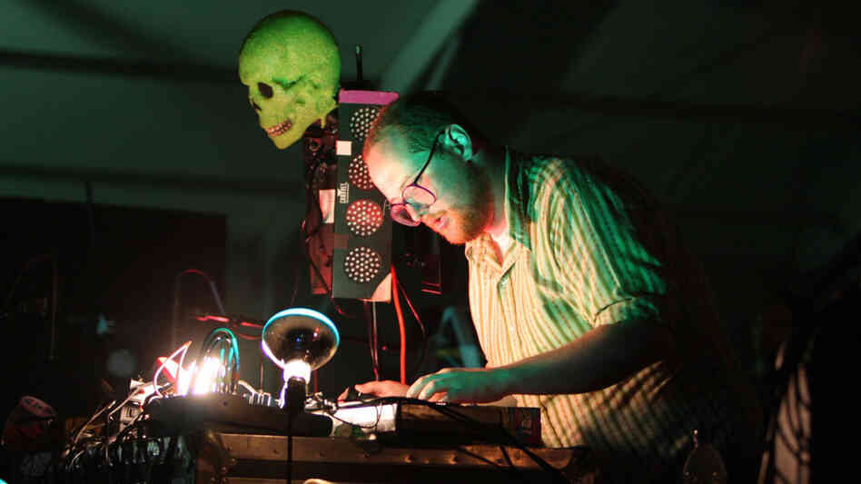 Dan Deacon; credit: Shantel Mitchell