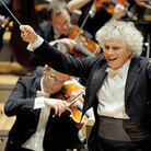 Simon Rattle conducts the Berlin Philharmonic Simon Rattle conducts the Berlin Philharmonic