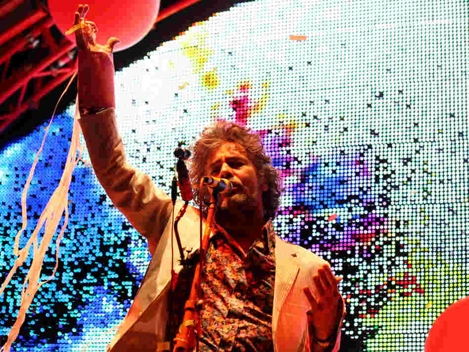 The Flaming Lips have one of the most infectiously fun yet truly surreal concert experiences.