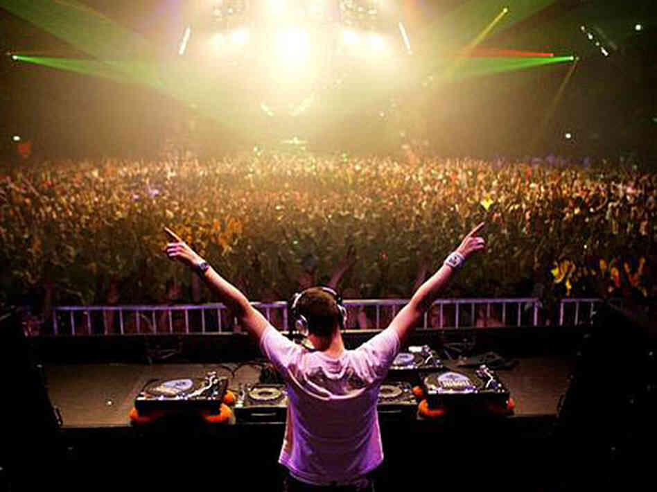 Tiesto live; courtesy of the artist Tiesto live; courtesy of the artist