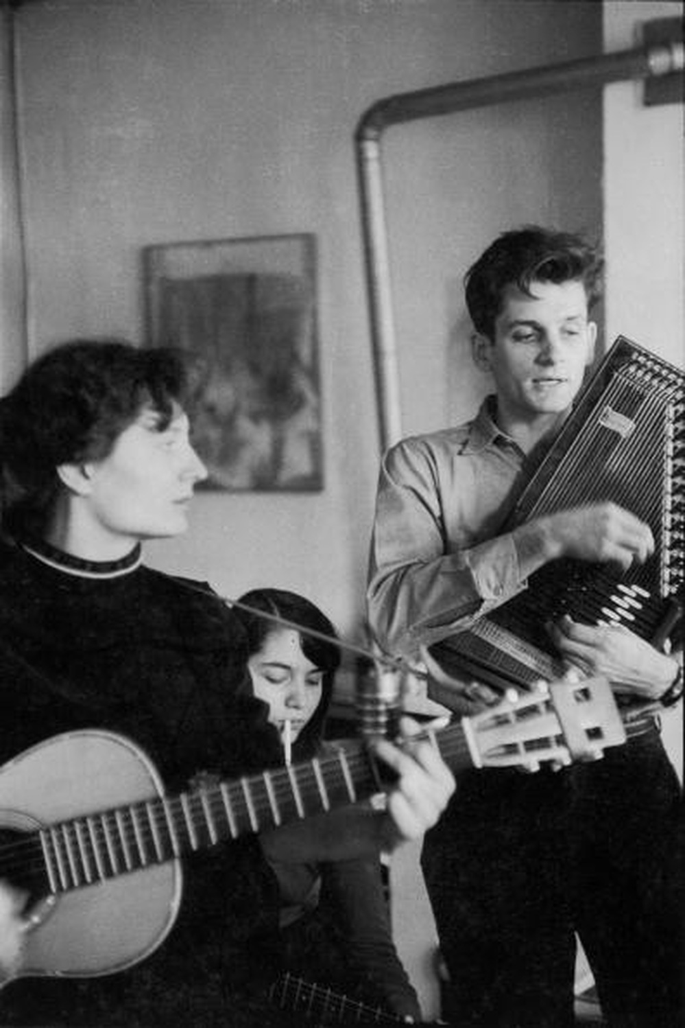 Mike Seeger plays the autoharp and sings as guitarist and future-wife Alice Gerrard accompanies him.