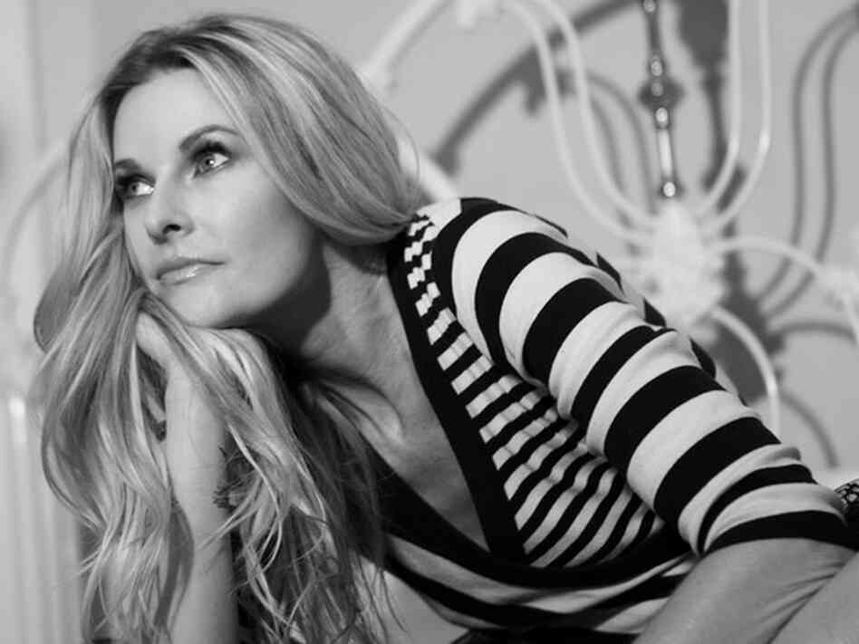 Elizabeth Cook