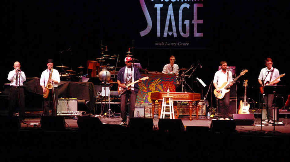 Black Joe Lewis and the Honeybears