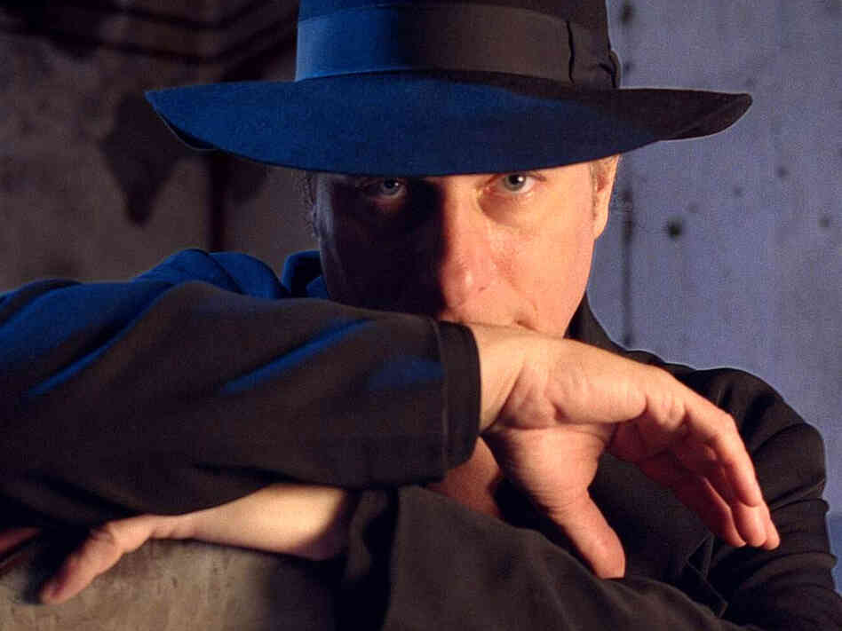 Gary Lucas