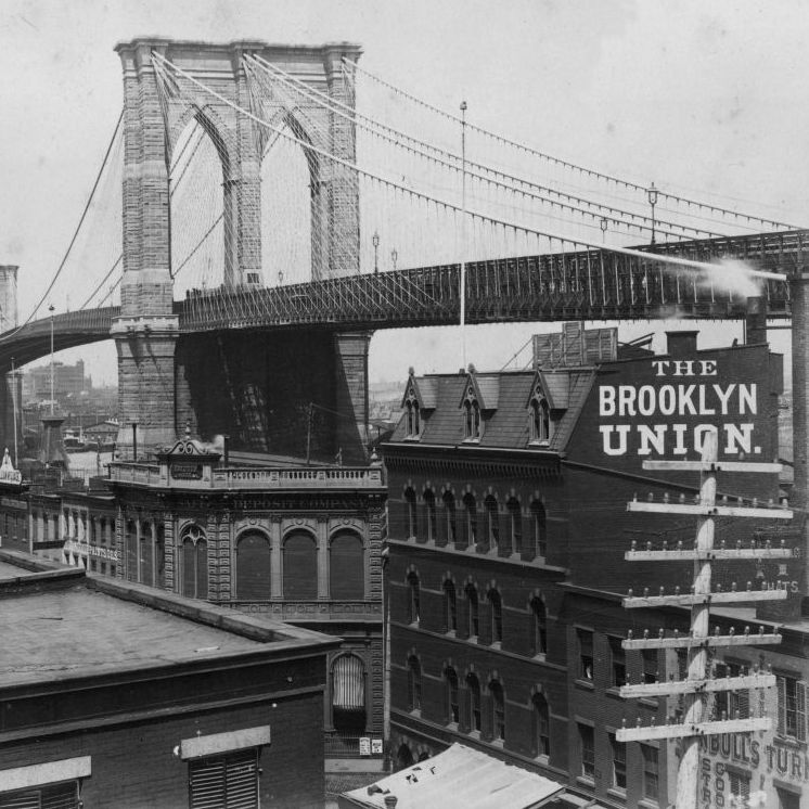 Brooklyn Bridge; credit: Hulton Archive/Getty Images