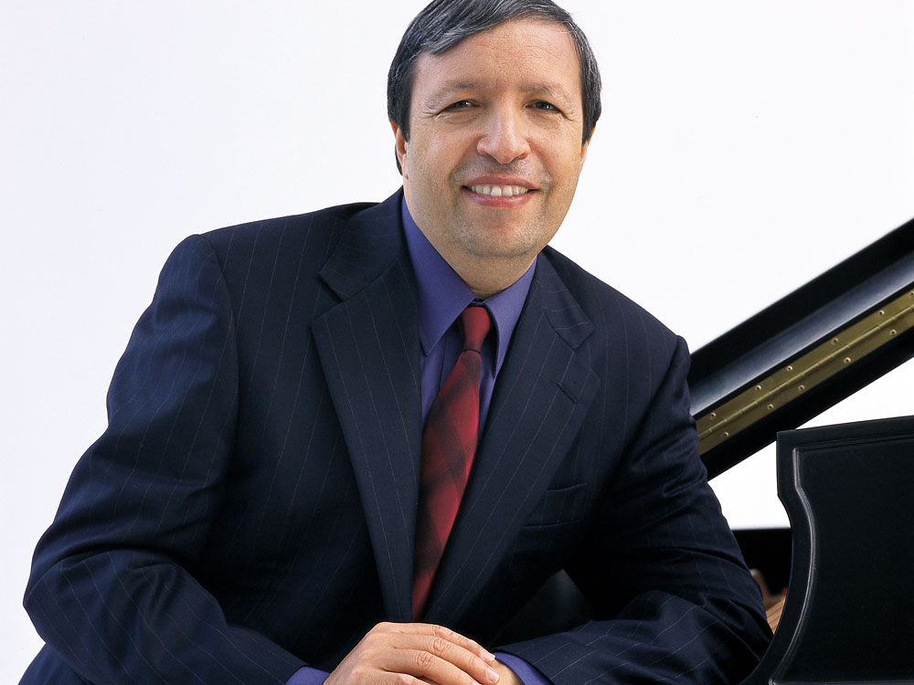 Pianist Murray Perahia