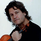 The St Lawrence String Quartet contrasts music by Ravel and Adams at the WGBH studio. The St Lawrence String Quartet contrasts music by Ravel and Adams at the WGBH studio.