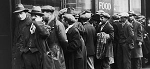 Unemployed men line up outside a Salvation Army hostel, circa 1935. Credit: FPG/Hulton Archive/Getty Images