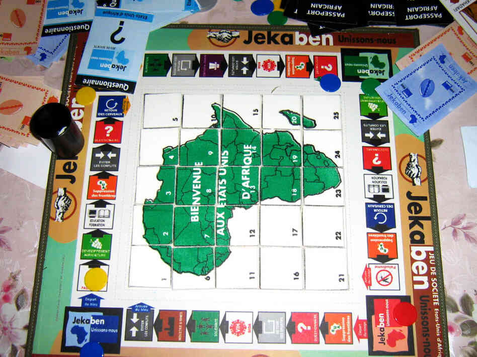 The board game Jekaben, which means Let's Unite and Work Together in the Sendialect of Bambara
