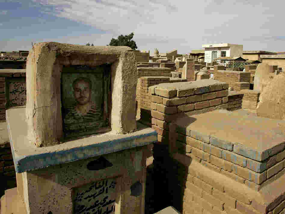A tomb at the cemetery of Najaf in 2008.