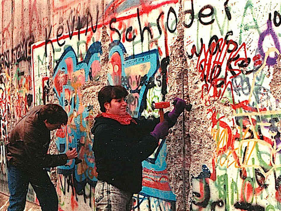 Rivka Solomon, chipping away at the Berlin Wall Rivka Solomon, chipping away at the Berlin Wall