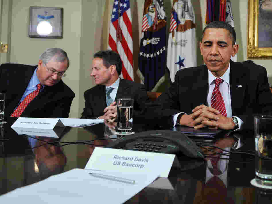 Obama speaks with members of financial services industries